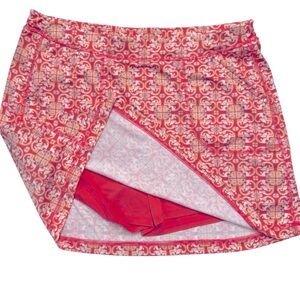 PGA Tour Red and White Patterned Mini Skirt Size Large